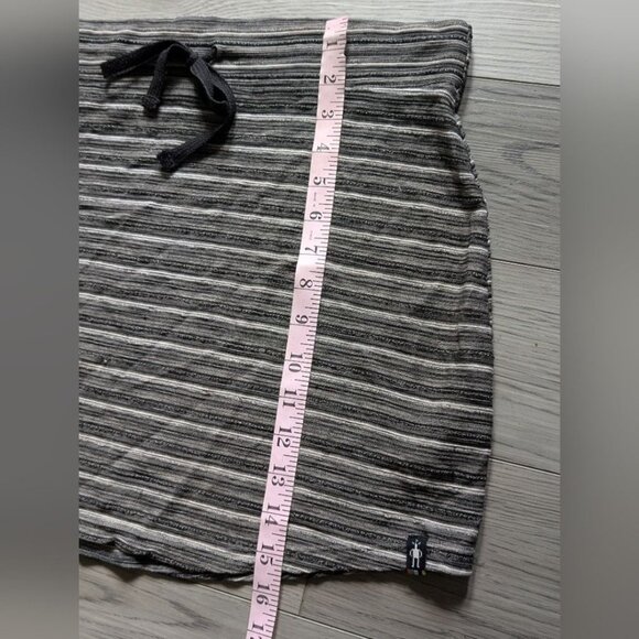 Smartwool Merino Wool Gray Striped Warm Outdoor Ski Lodge Skirt Size Medium - Picture 6 of 6